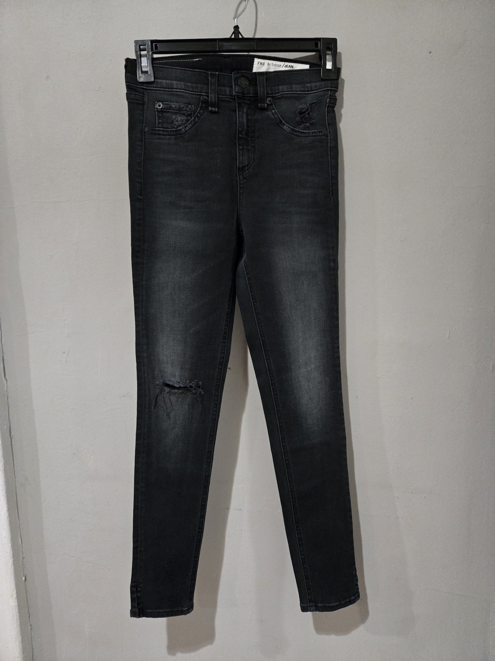 Women’s Black Distressed Skinny Jeans